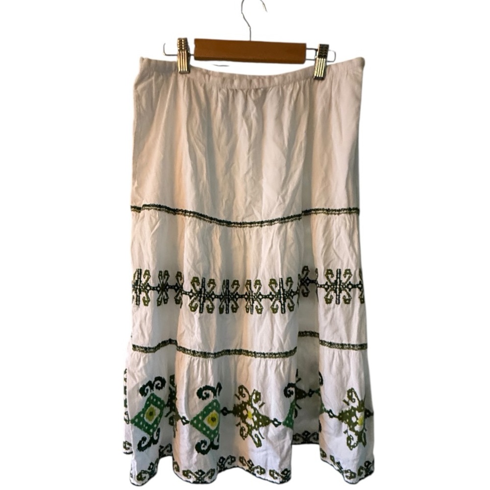 Rose and Rose Two-Piece Embroidered Set
Size Small - Picture 5 of 7